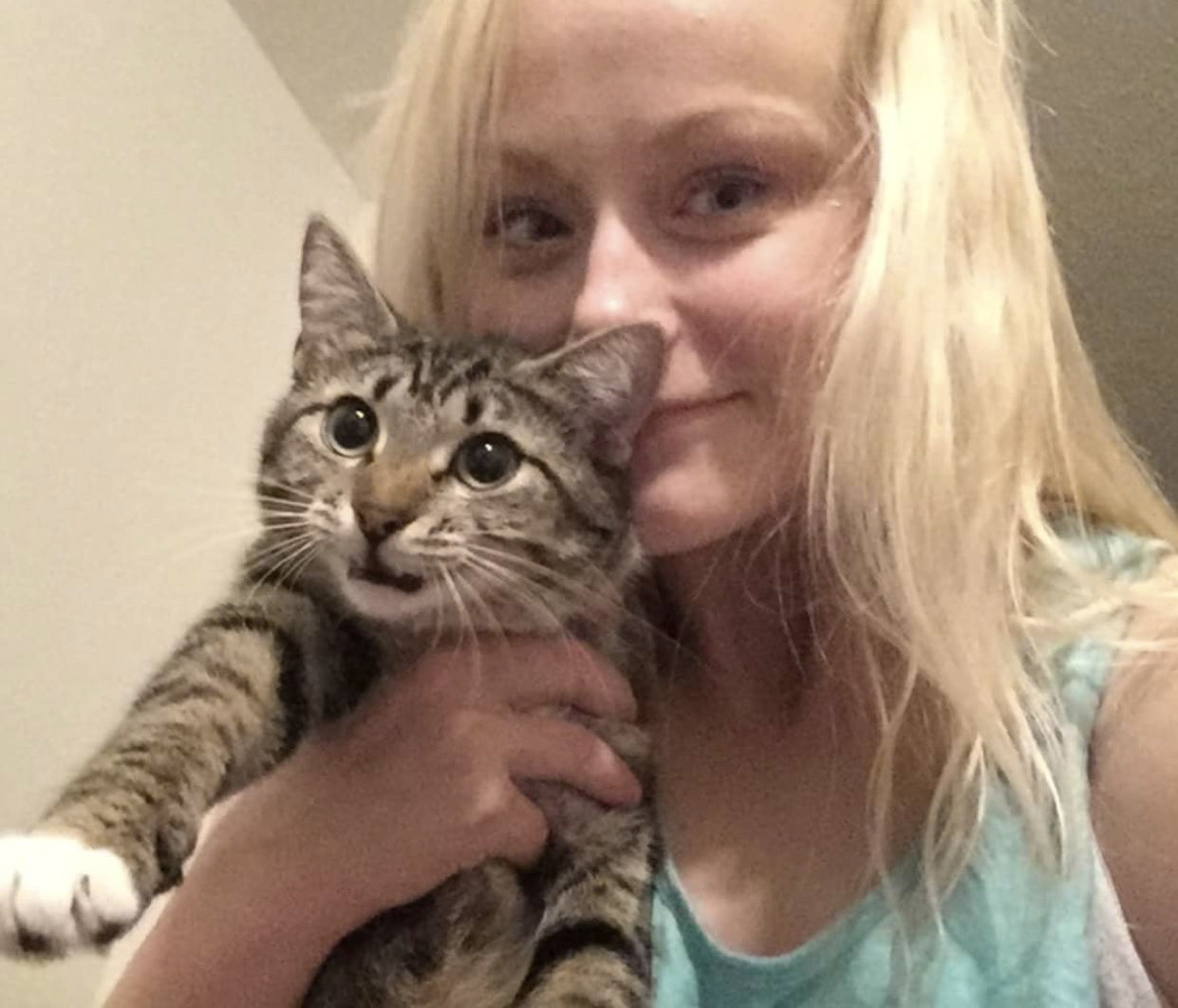 Sydney Loofe and cat